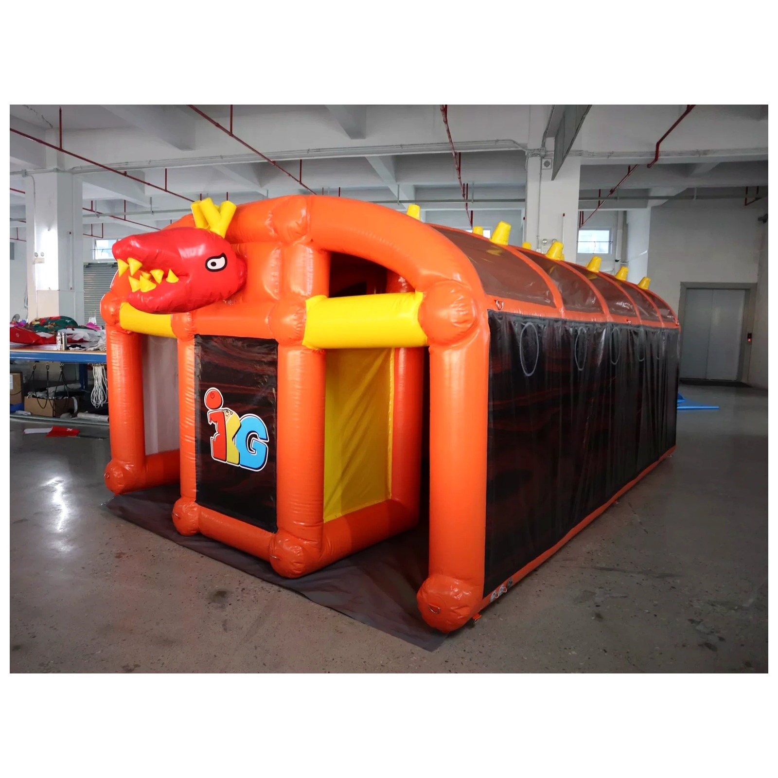 Grand labyrinthe gonflable ora - Outdoor Adventure Rentals avis et prix